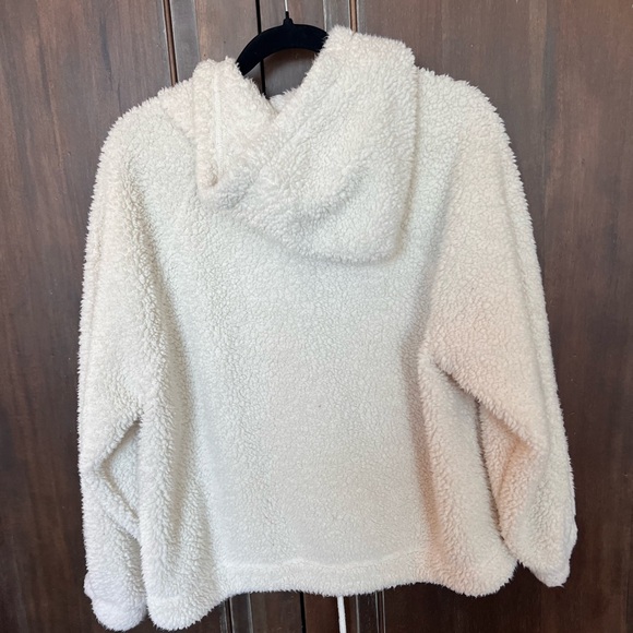 American Eagle Outfitters Cream Sherpa Jacket - Picture 2 of 3